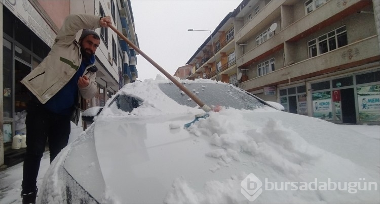 Kars'ta kar yağışı etkili oldu
