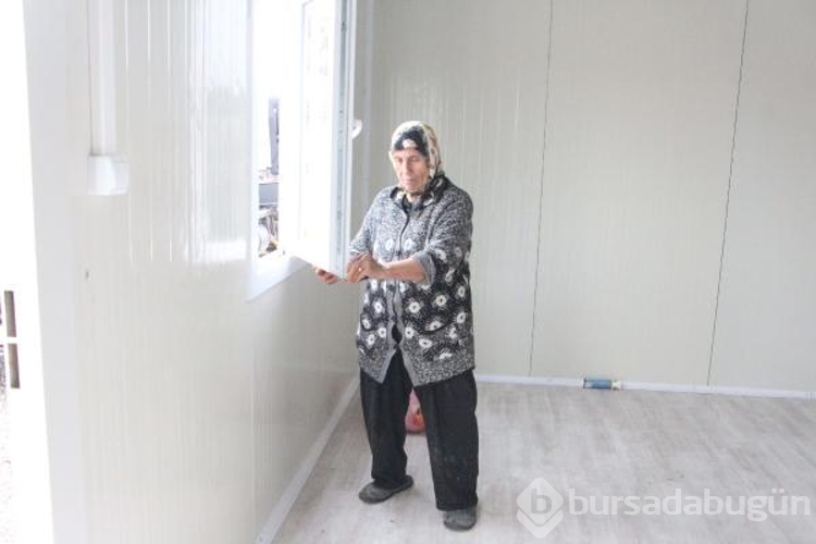 'Göl Mahalle'de evleri su baskını tehdidi altındaki 21 aile konteynere yerleştirildi
