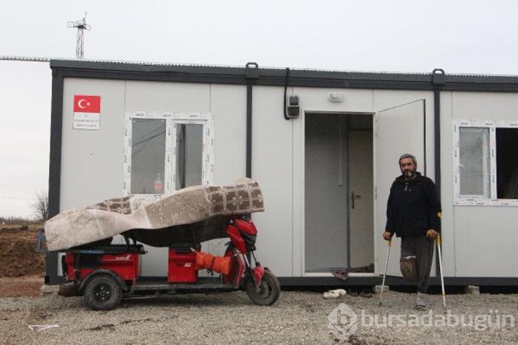 'Göl Mahalle'de evleri su baskını tehdidi altındaki 21 aile konteynere yerleştirildi
