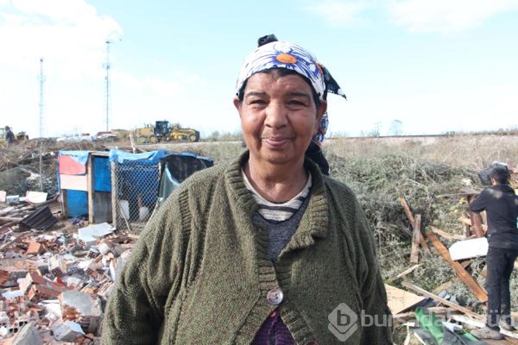 'Göl Mahalle'de evleri su baskını tehdidi altındaki 21 aile konteynere yerleştirildi

