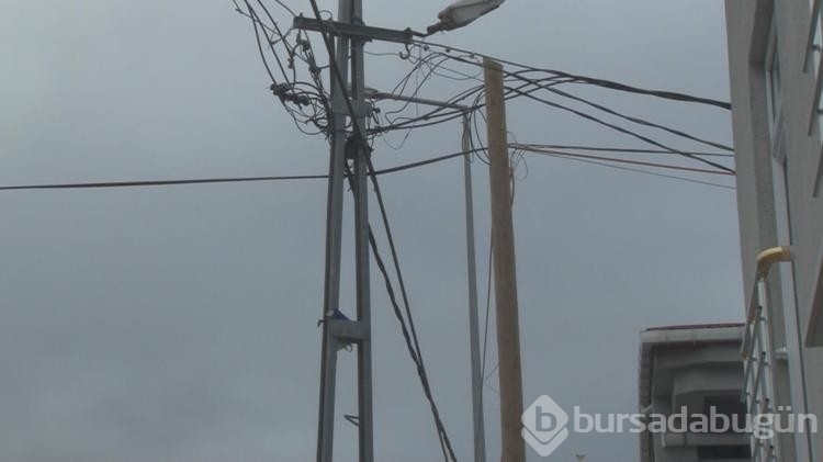 Arnavutköy'de telefon kablosunu çalmak için canını hiçe saydı

