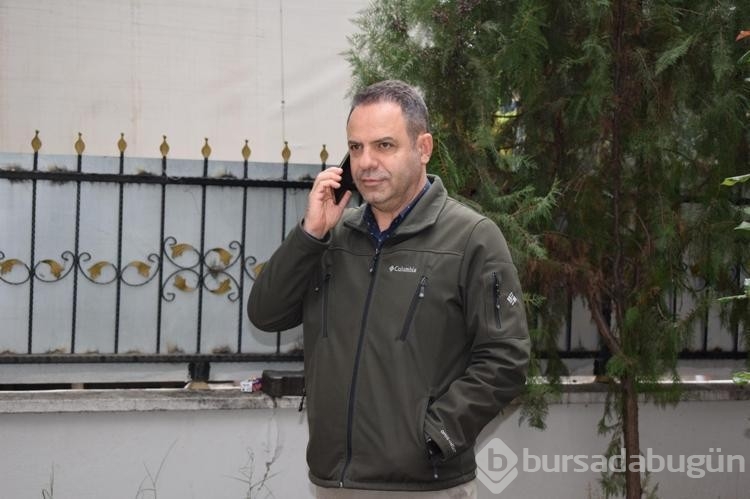 Kendisini arayan telefon dolandırıcısını 'inanmış' gibi yaparak kandırdı; o anları kaydetti

