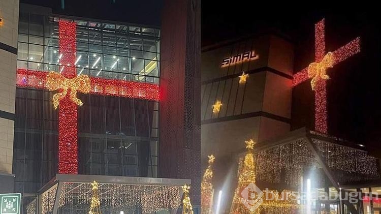 Rize'de AVM'nin yılbaşı süslemesinde 'kurdele' krizi
