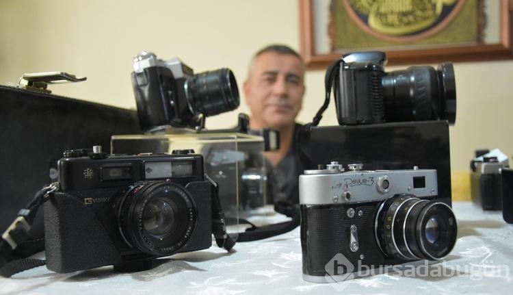 Emekli makinist, 43 yıllık fotoğrafçılık tutkusunu evinde 1000 parçalık koleksiyona dönüştürdü


