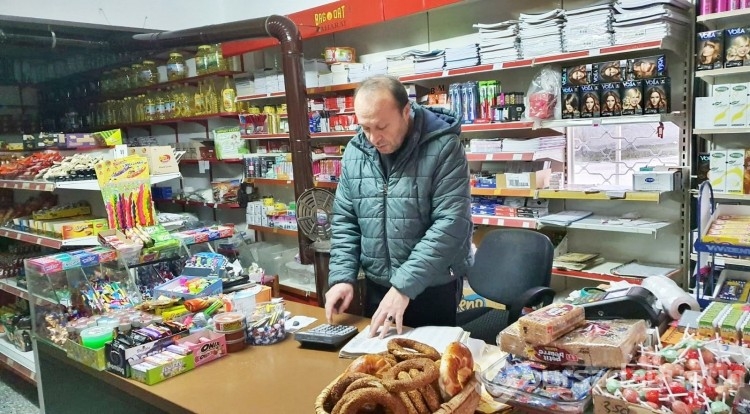 Gizemli hayırsever yeniden ortaya çıktı, vatandaşların borcunu kapattı