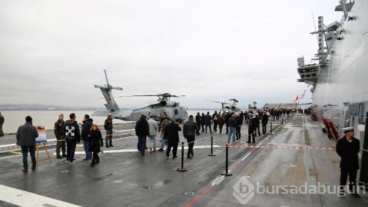 Ziyaretçilerin yoğun ilgi gösterdiği TCG Anadolu, Kocaeli'den ayrıldı
