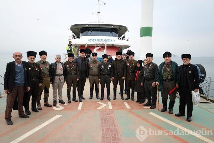 Ziyaretçilerin yoğun ilgi gösterdiği TCG Anadolu, Kocaeli'den ayrıldı
