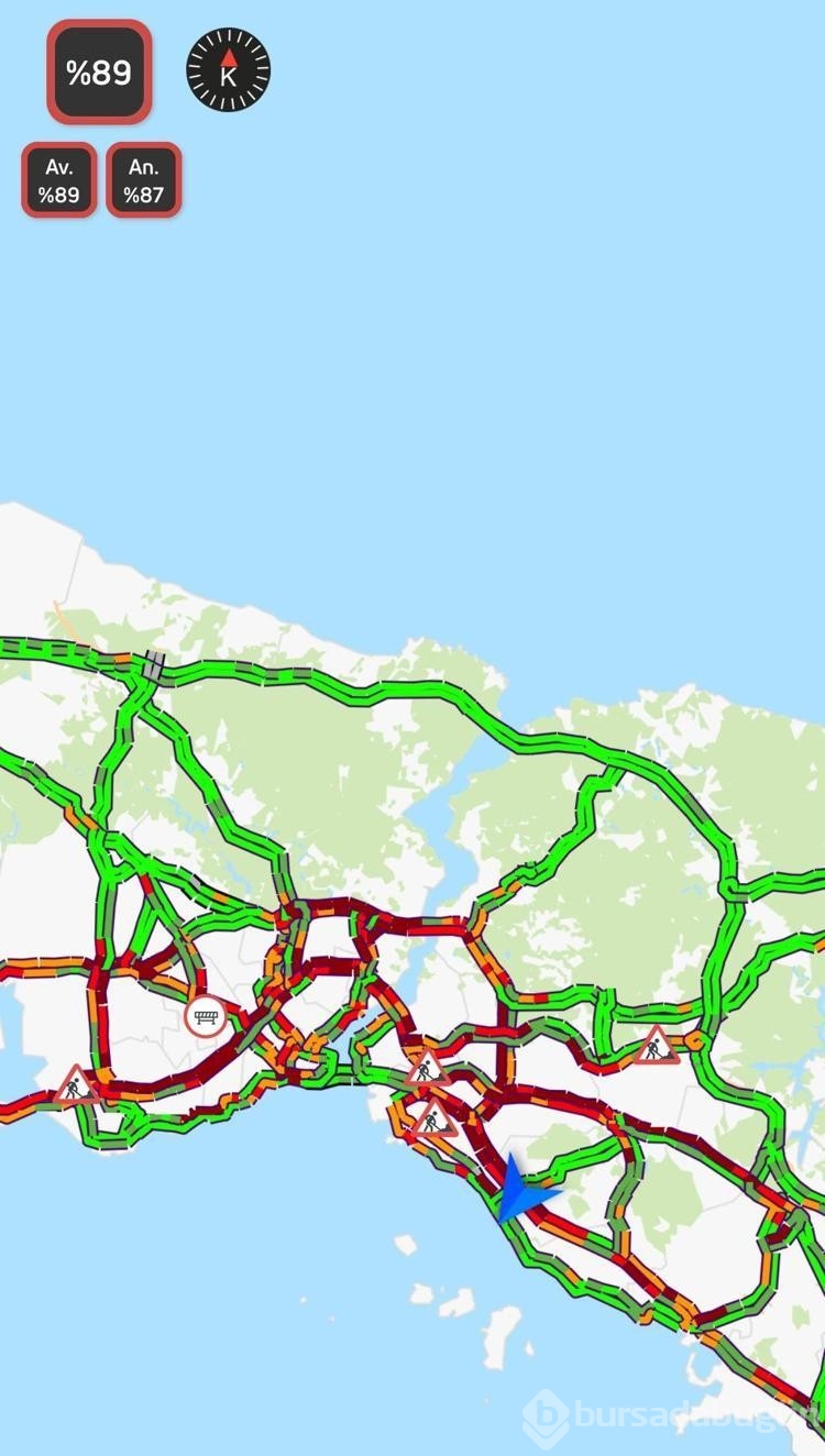 İstanbul'da akşam saatlerinde trafik durma noktasına geldi 
