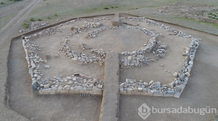 İşte 3 bin 800 yıllık Türk altıgen kurganının fotoğrafları
