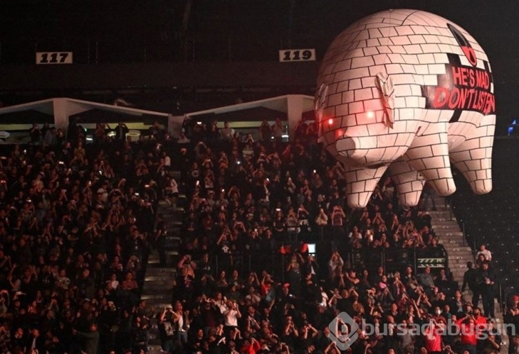 Roger Waters Kolombiya Cumhurbaşkanı ile Filistin bayrağı açtı