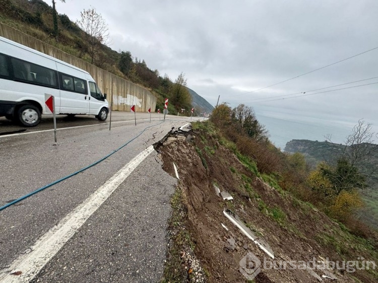 Bartın-Cide yolunda heyelan

