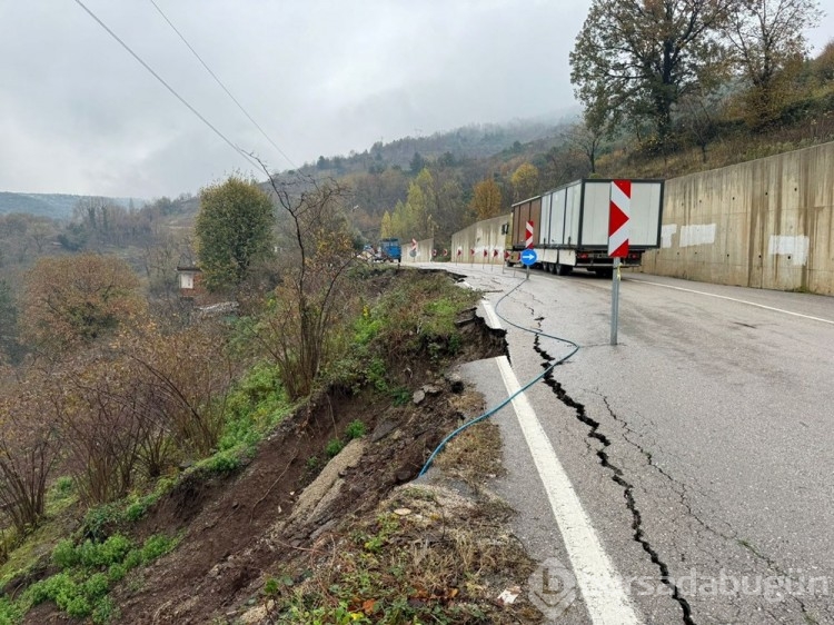 Bartın-Cide yolunda heyelan
