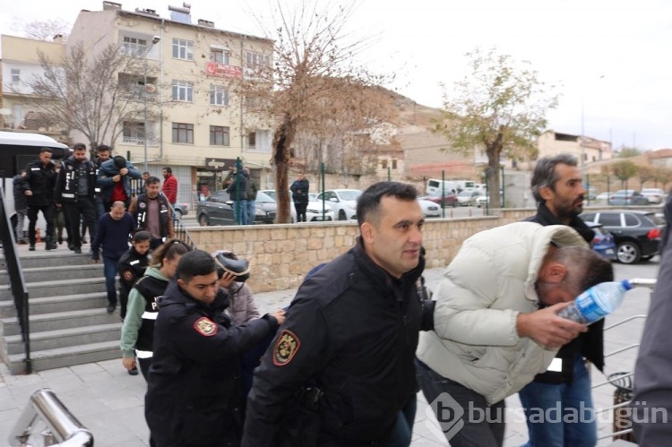 Noterde rüşvet ağı: 11 kişi tutuklandı
