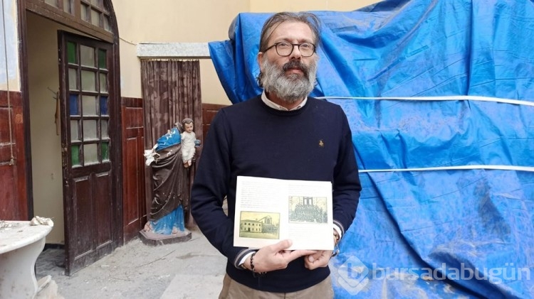 Depremde yıkılan 165 yıllık kilisenin tarihi kitap oldu
