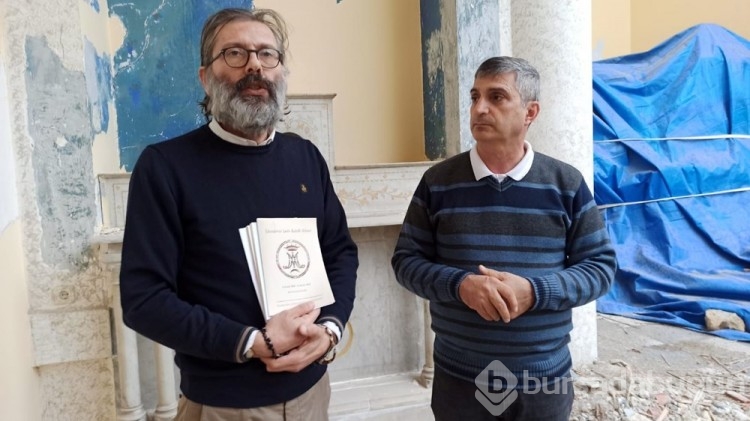 Depremde yıkılan 165 yıllık kilisenin tarihi kitap oldu
