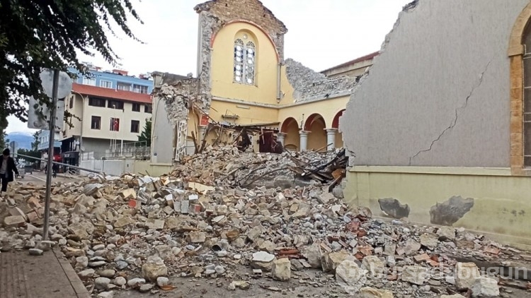 Depremde yıkılan 165 yıllık kilisenin tarihi kitap oldu
