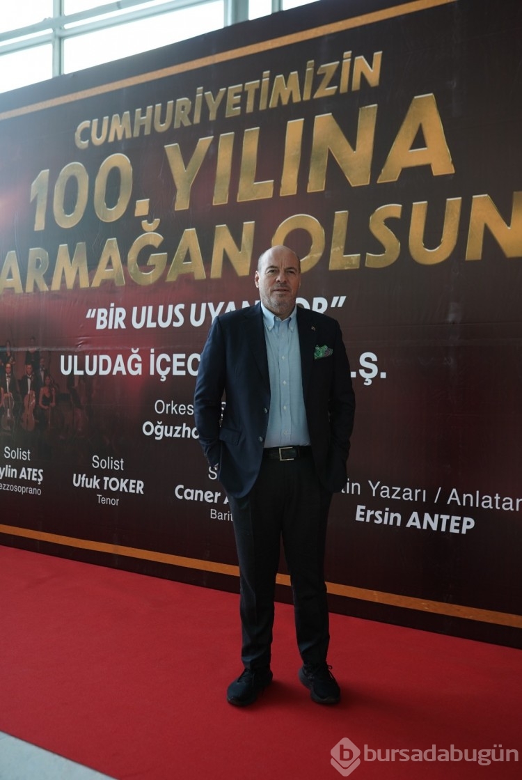 "Bir Ulus Uyanıyor" dünya prömiyeri Bursa'da yapıldı