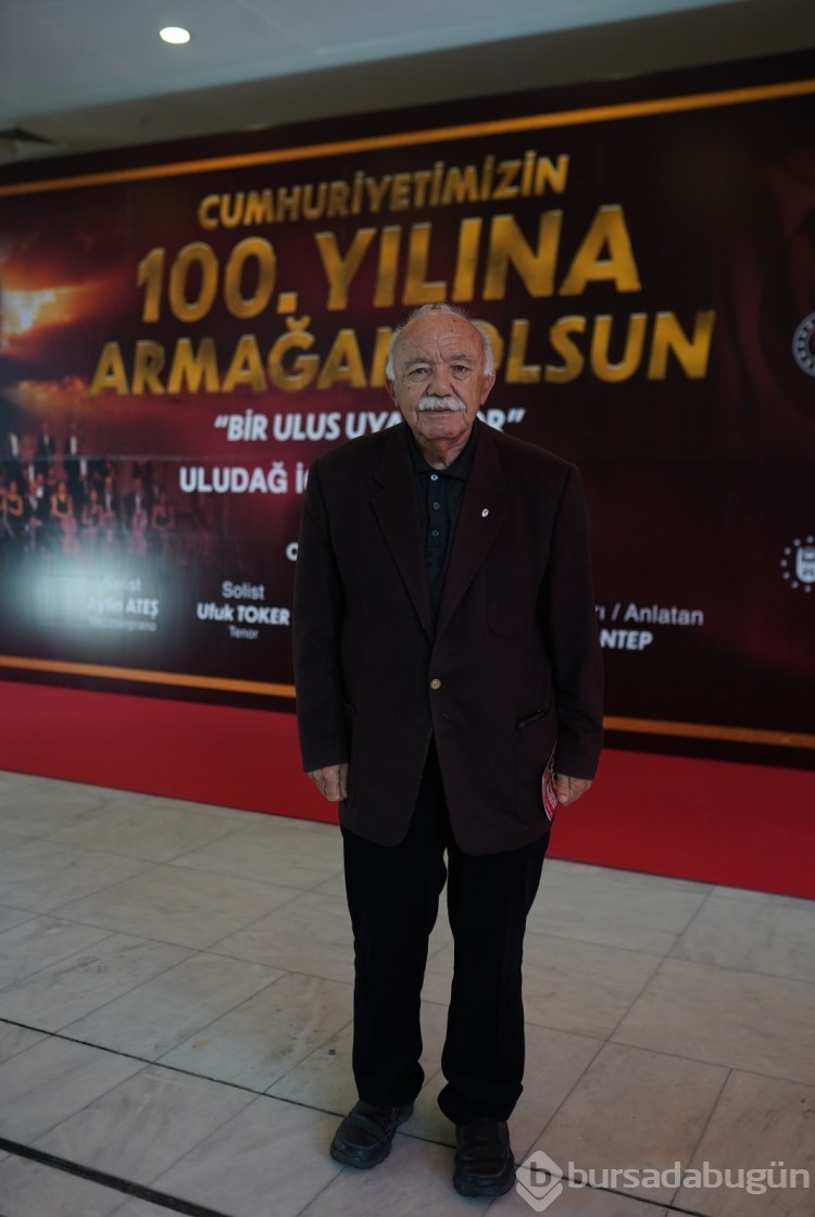 "Bir Ulus Uyanıyor" dünya prömiyeri Bursa'da yapıldı