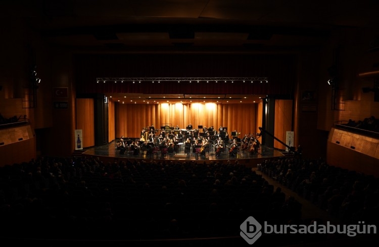 "Bir Ulus Uyanıyor" dünya prömiyeri Bursa'da yapıldı