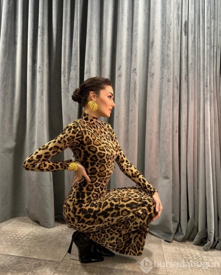 Hande Erçel'in leopar desenli elbisesi gündem oldu