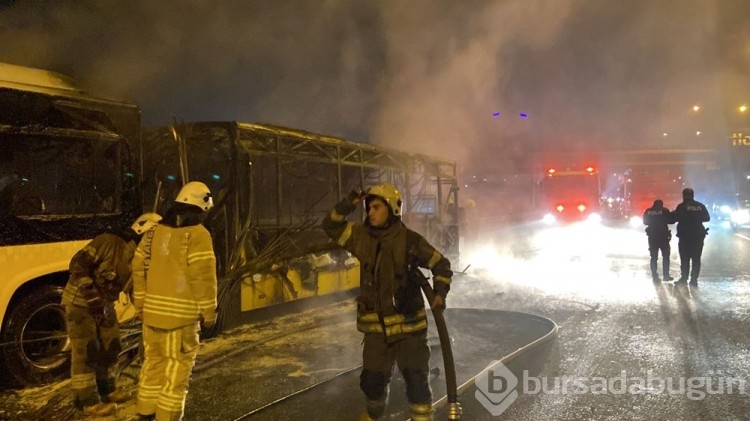 Seyir halindeki İETT otobüsünde yangın
