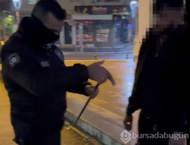 Cinsel istismar suçundan aranıyordu, baston görünümlü bıçakla yakalandı
