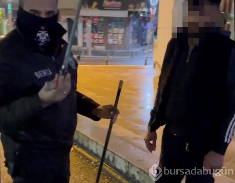 Cinsel istismar suçundan aranıyordu, baston görünümlü bıçakla yakalandı
