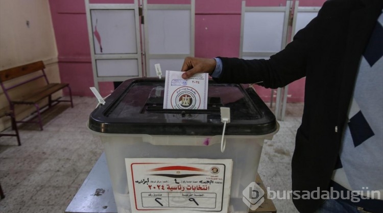 Mısır'da Cumhurbaşkanlığı seçimleri için oy verme işlemi sürüyor
