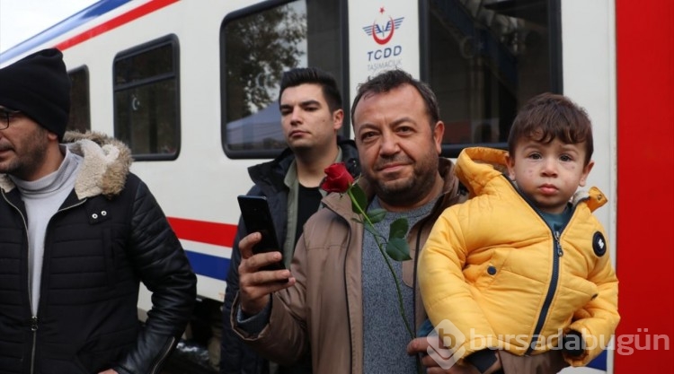 Yeni sezonda ilk seferine çıkan Turistik Doğu Ekspresi, Erzincan'a ulaştı
