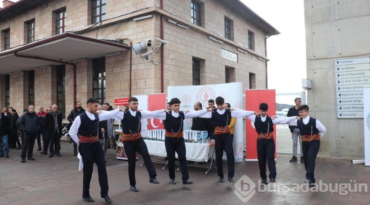 Yeni sezonda ilk seferine çıkan Turistik Doğu Ekspresi, Erzincan'a ulaştı
