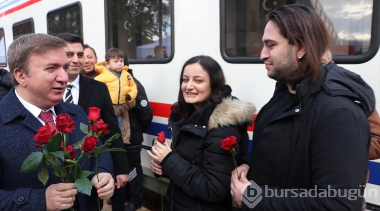 Yeni sezonda ilk seferine çıkan Turistik Doğu Ekspresi, Erzincan'a ulaştı
