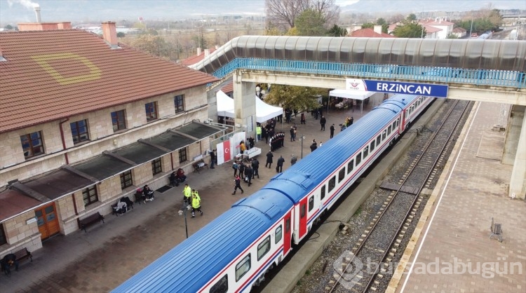 Yeni sezonda ilk seferine çıkan Turistik Doğu Ekspresi, Erzincan'a ulaştı

