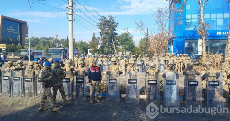 Şanlıurfa'da jandarma ile eylem yapan işçiler arasında gerginlik: 20 gözaltı
