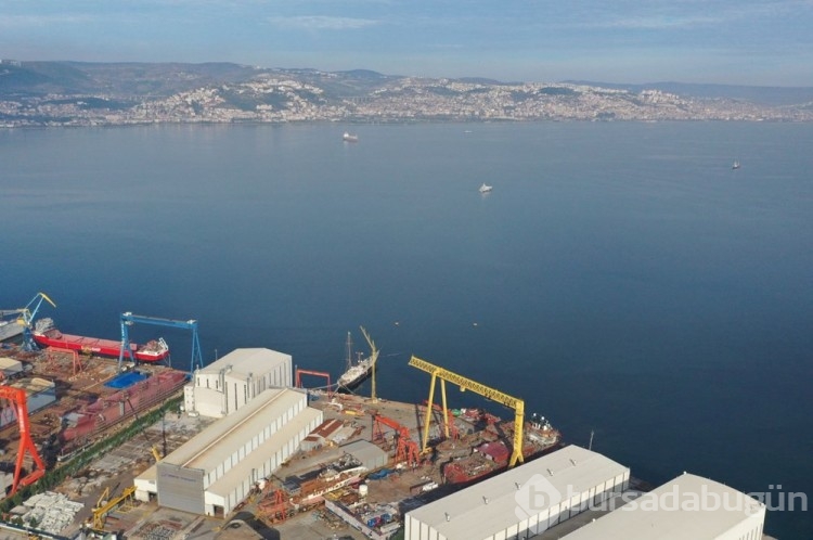Kocaeli'de yüzer havuz battı: 24 kişi kurtarıldı
