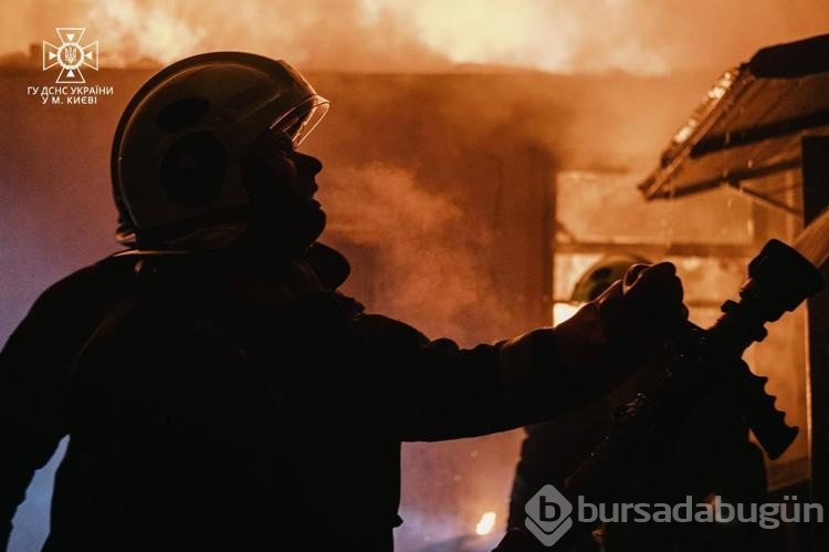 Kiev'e gece yapılan roket saldırısında 53 kişi yaralandı
