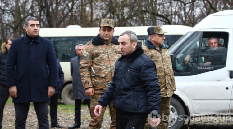 Azerbaycan 2 askerine karşılık 32 Ermeni askerini serbest bıraktı
