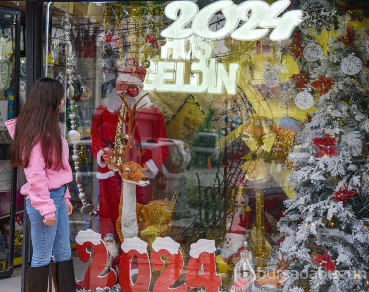 Yılbaşının simgesi çam ağacı ve süslere rekor zam
