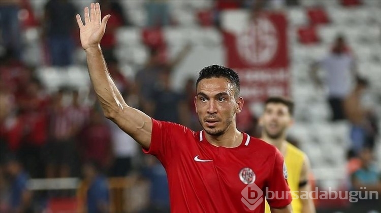 Eski milli futbolcu Mevlüt Erdinç: Eşim bana şantaj yapıyor
