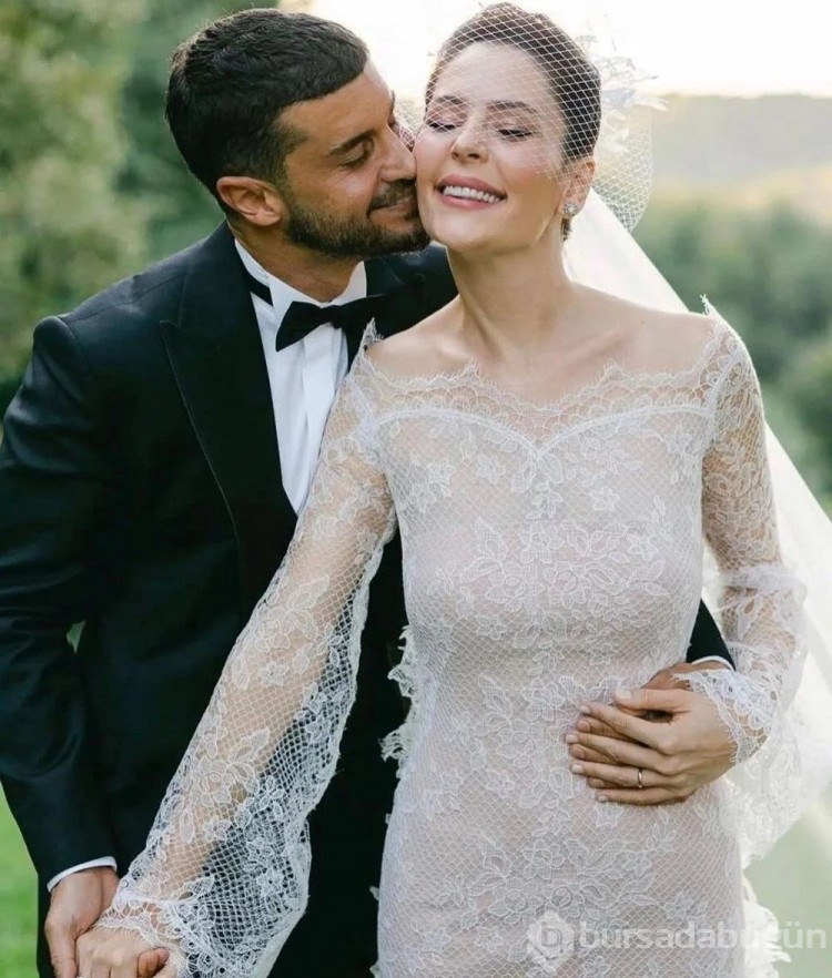 Yıldız Çağrı Atiksoy ile Berk Oktay'ın bebeğinin cinsiyetini açıkladı