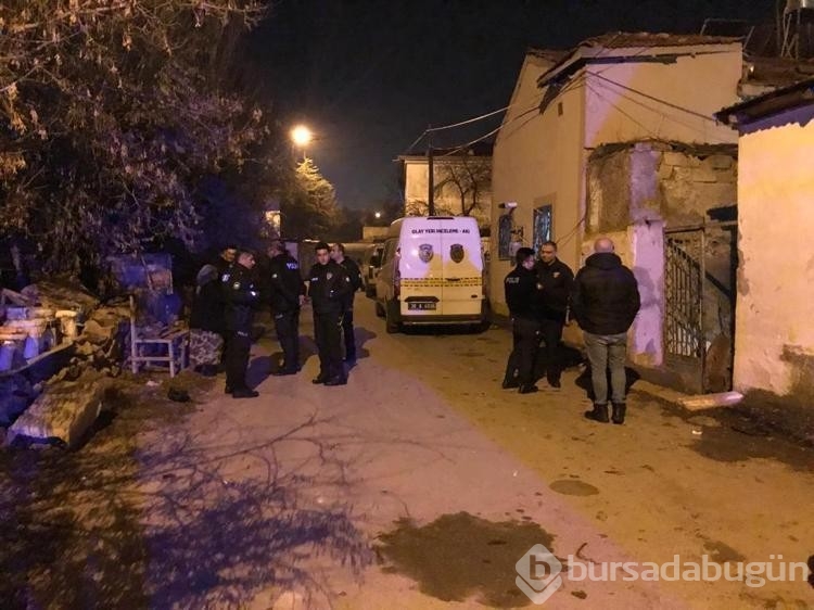 Aynı evde yaşadığı kadını tüfekle yaraladı

