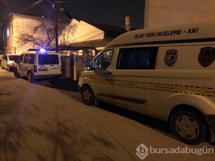 Aynı evde yaşadığı kadını tüfekle yaraladı
