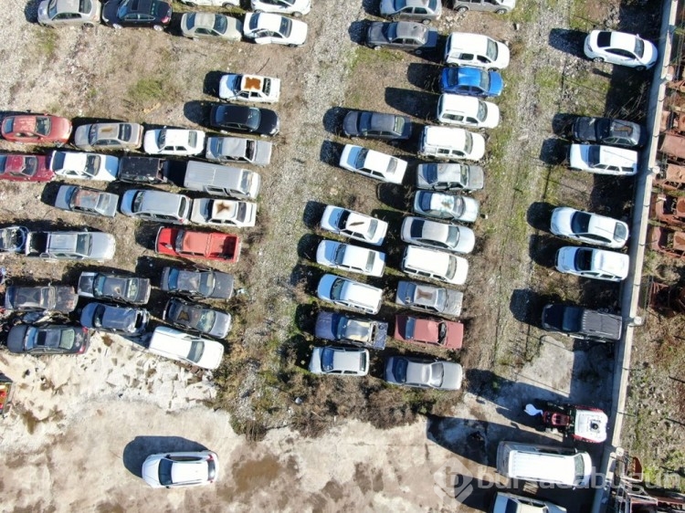Yediemindeki 100 milyon değerindeki araçlar sahiplerini bekliyor
