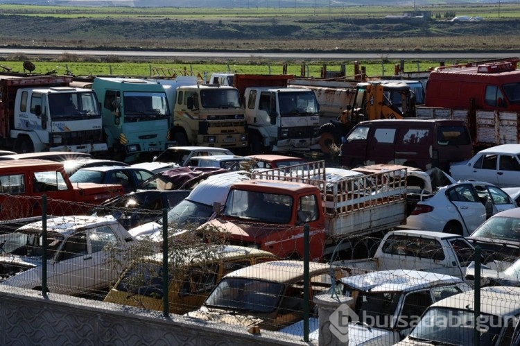 Yediemindeki 100 milyon değerindeki araçlar sahiplerini bekliyor
