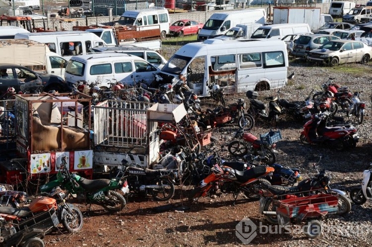 Yediemindeki 100 milyon değerindeki araçlar sahiplerini bekliyor
