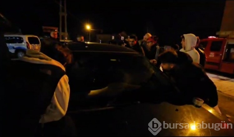 Bursa'da 2 yaşındaki çocuk araçta mahsur kaldı! Ekipler seferber oldu