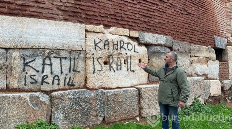 Bursa'da 2 bin yıllık surlara sprey boya ile "Katil İsrail" yazdılar