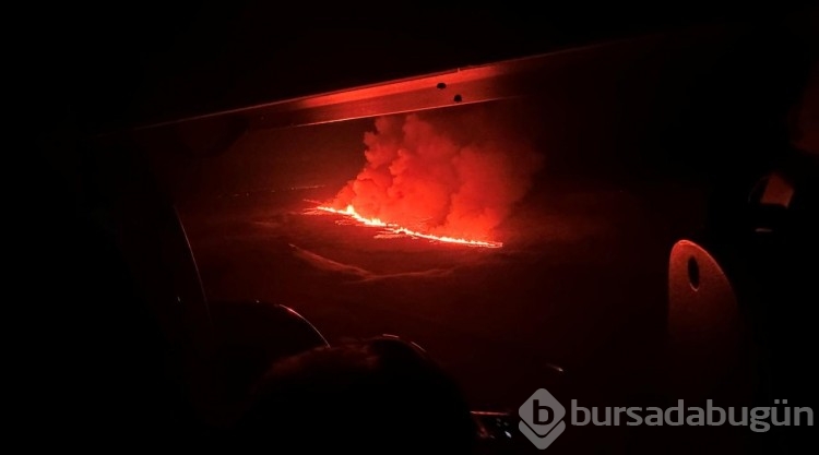 Reykjanes Yarımadası'nda bulunan yanardağ patladı
