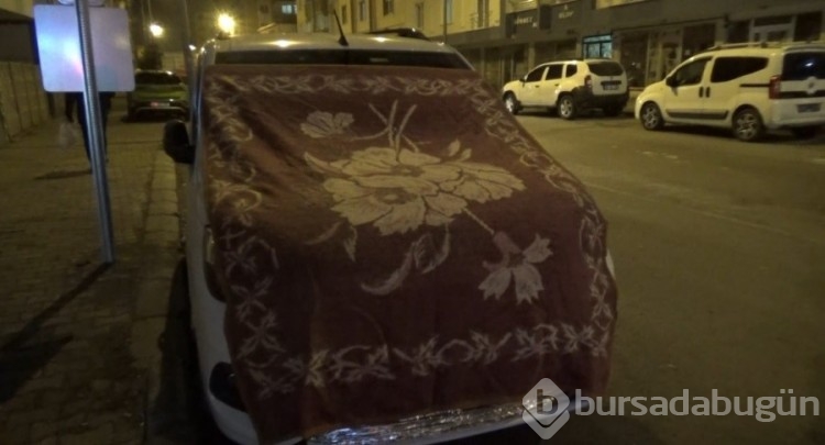 Kars'ta araçlara halılı, battaniyeli soğuk önlemi