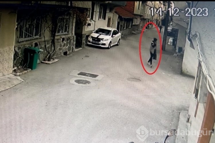 Bursa'da 66 yaşındaki kadına, kendisini 'polis' olarak tanıtıp 600 bin lira dolandırdılar