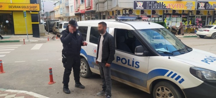 Bursa'da yapılan uygulamalarda 12 düzensiz göçmen yakalandı